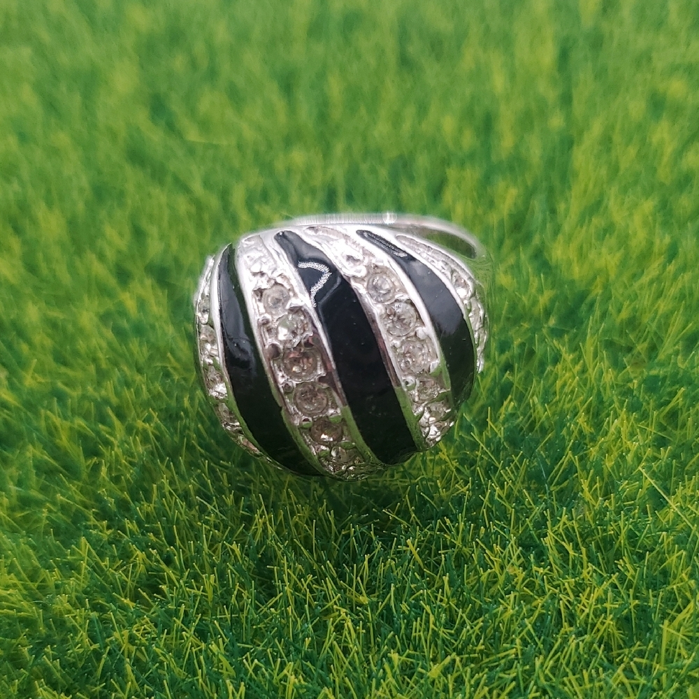 Vintage Rhodium Ring Austrian Crystal Size 6 R806